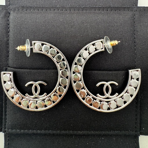 23A CHANEL SILVER CC LOGO LARGE CRYSTALS CRYSTAL METAL XL HOOP HOOPS EARRINGS - Picture 7 of 16